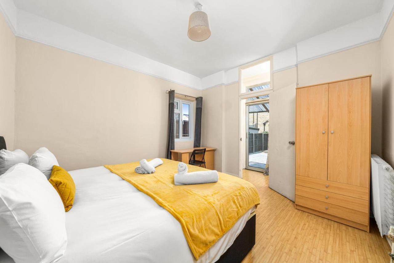 Homely 4-Bedroom Home With 2 Baths & Free Parking London Ngoại thất bức ảnh