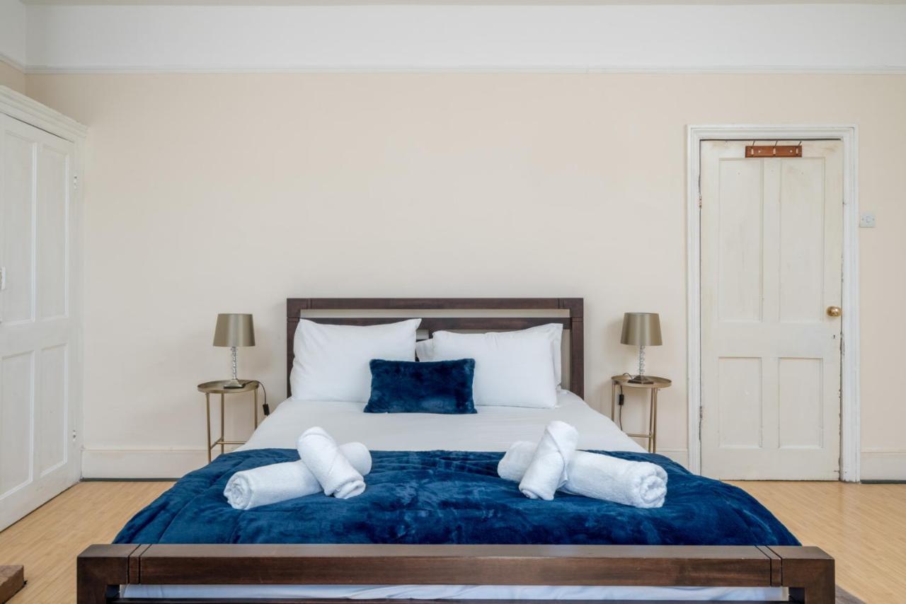 Homely 4-Bedroom Home With 2 Baths & Free Parking London Ngoại thất bức ảnh